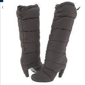 ISO UNITED NUDE BUBBLE BOOTS